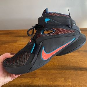 Nike Lebron James Basketball Shoes